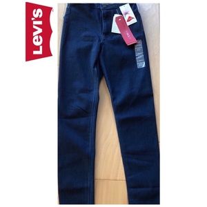 Levi’s Super Skinny RunAround Jeans